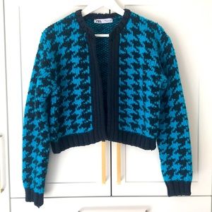 Zara Houndstooth knit cardigan. Blogger’s favorite! Size S